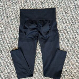 Women Black High-Waist Ruched Back Active Leggings